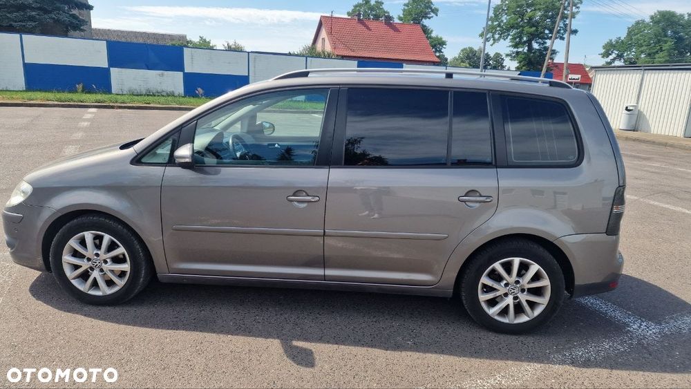 Volkswagen Touran - 4