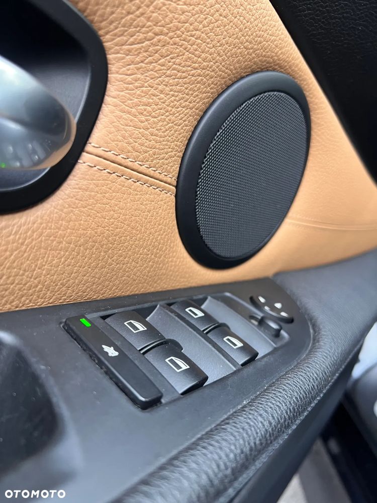 BMW Seria 5 525d - 19