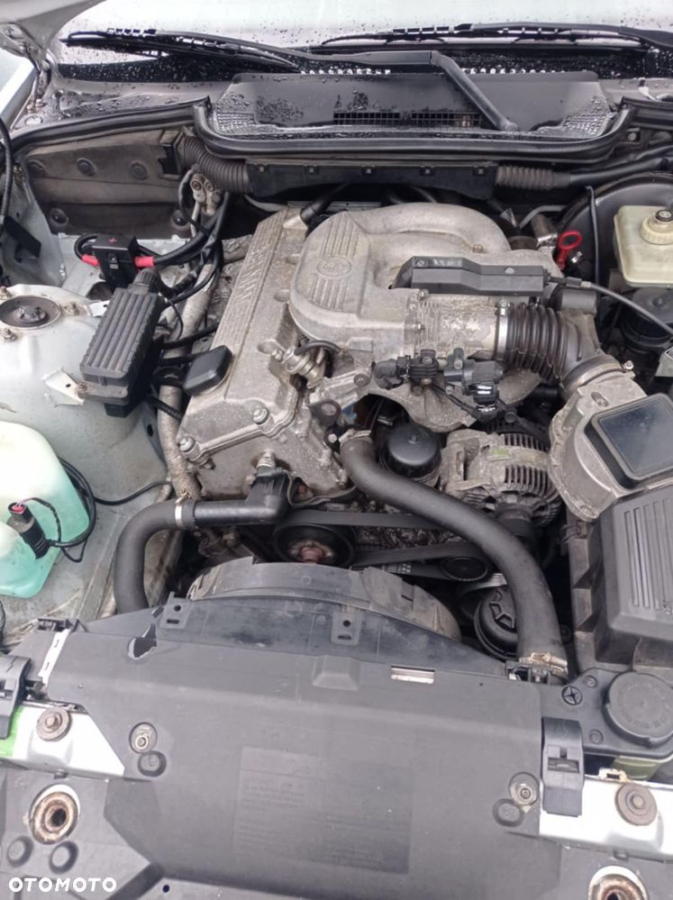 BMW Seria 3 318i - 14
