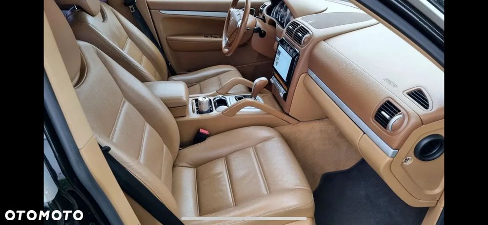 Porsche Cayenne - 12