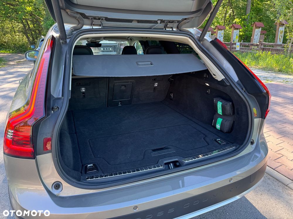 Volvo V90 Cross Country D5 SCR AWD Pro - 12