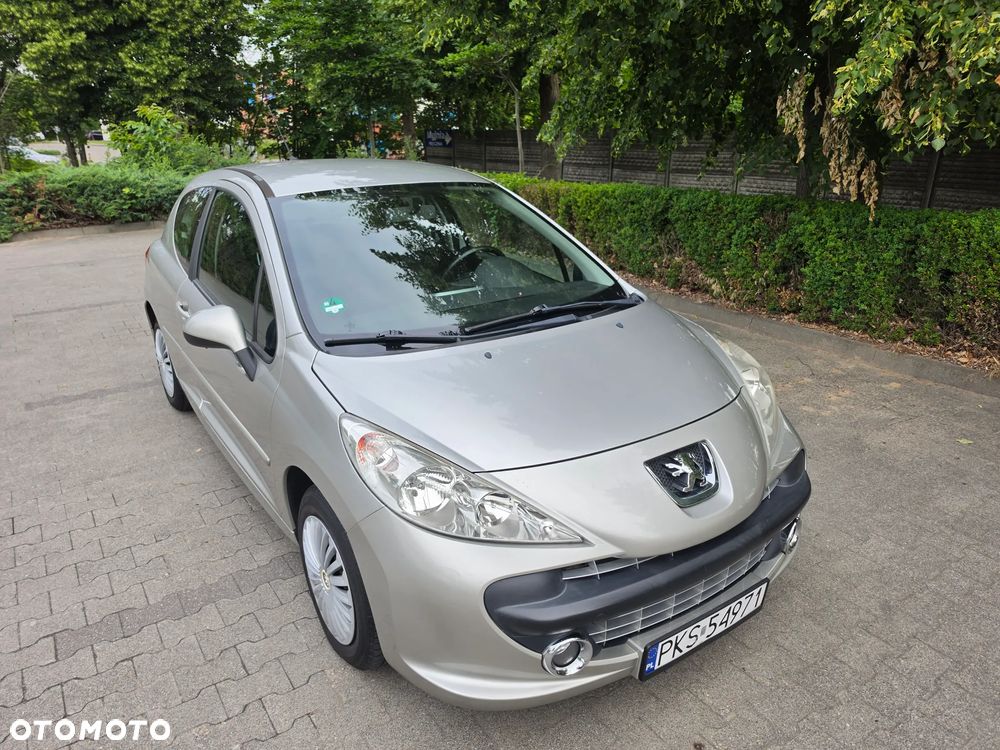 Peugeot 207 - 1
