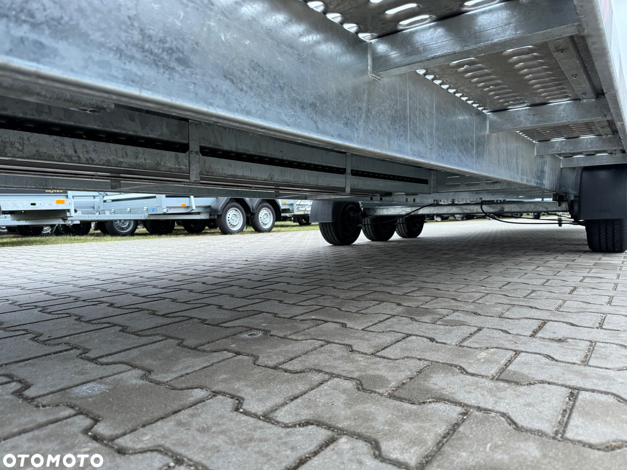 Lorries PL35-8521 laweta na dwa auta 3500kg wypełnienie podłogi ALU 3 osie - 24