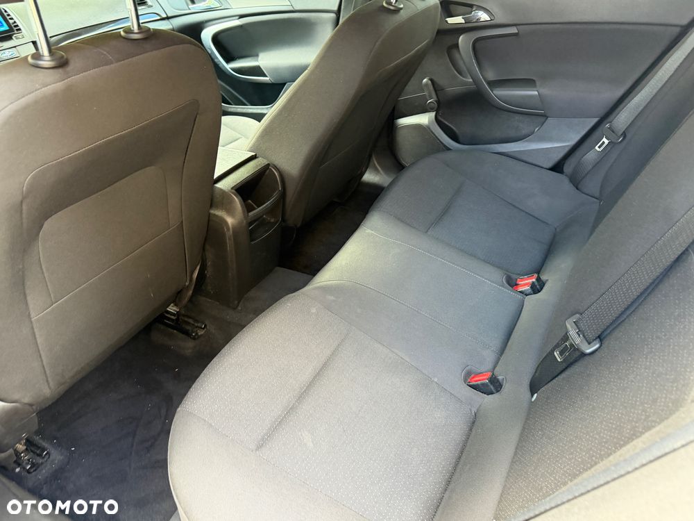 Opel Insignia 1.6 - 12