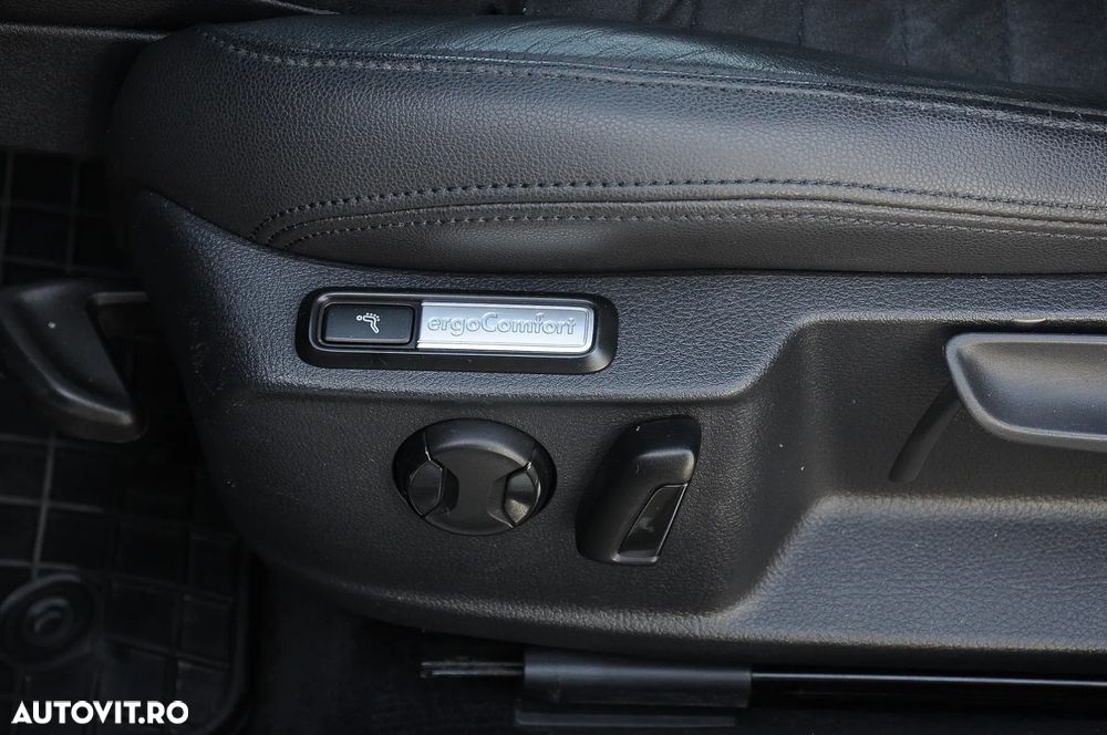 Volkswagen Passat 2.0 TDI Highline - 28