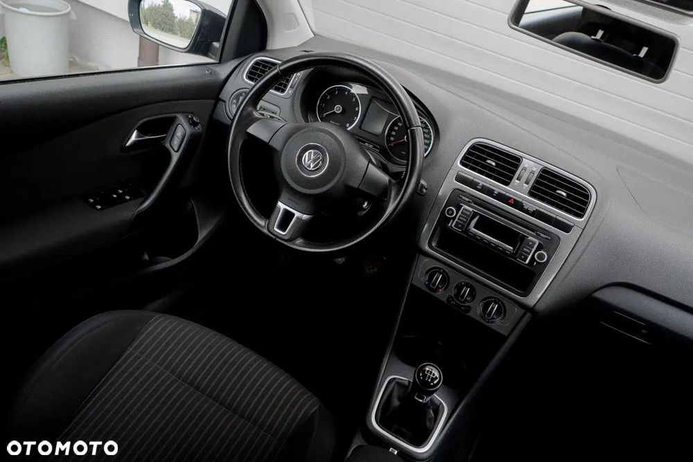 Volkswagen Polo 1.4 16V Comfortline - 30