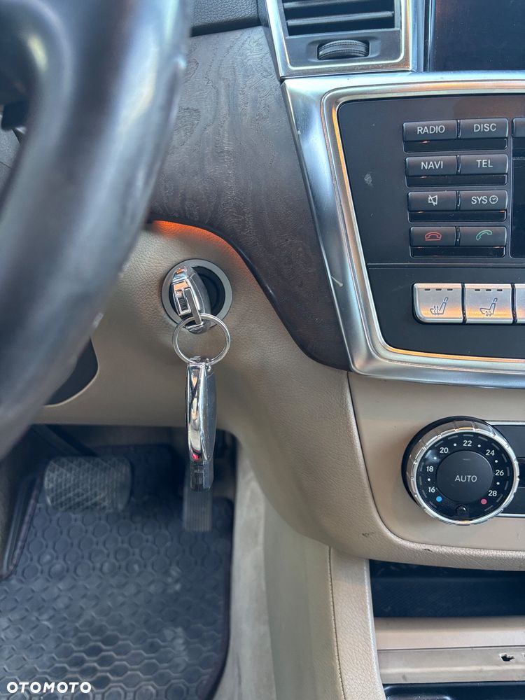 Mercedes-Benz ML 350 BlueTec 4-Matic - 13