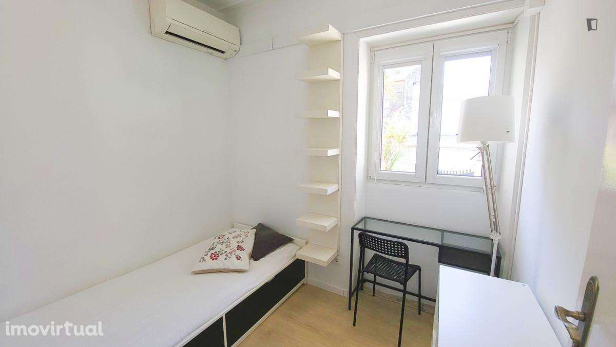 Quarto - localizado em Rio Tinto Porto - Grande imagem: 5/53