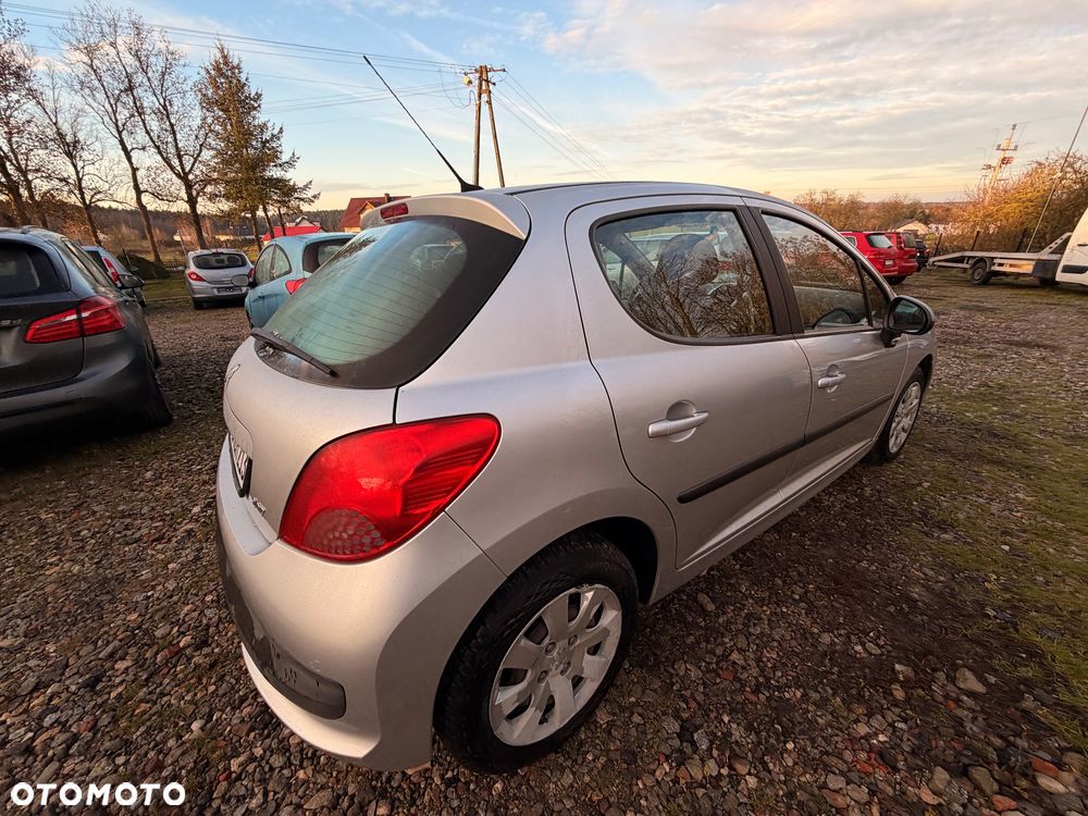 Peugeot 207 1.4 - 17