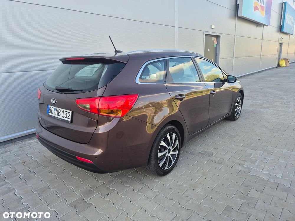 Kia Ceed - 4