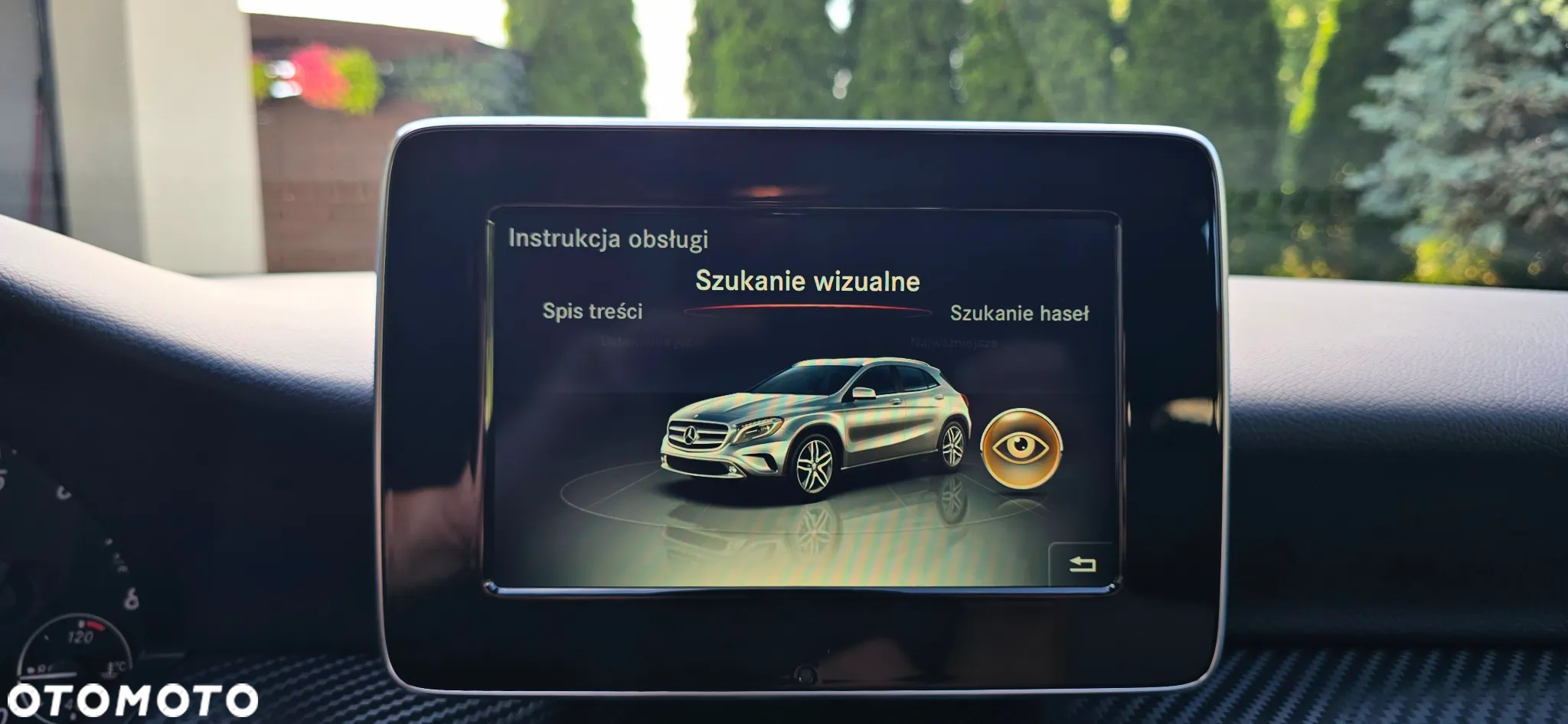 Mercedes-Benz GLA 180 - 32