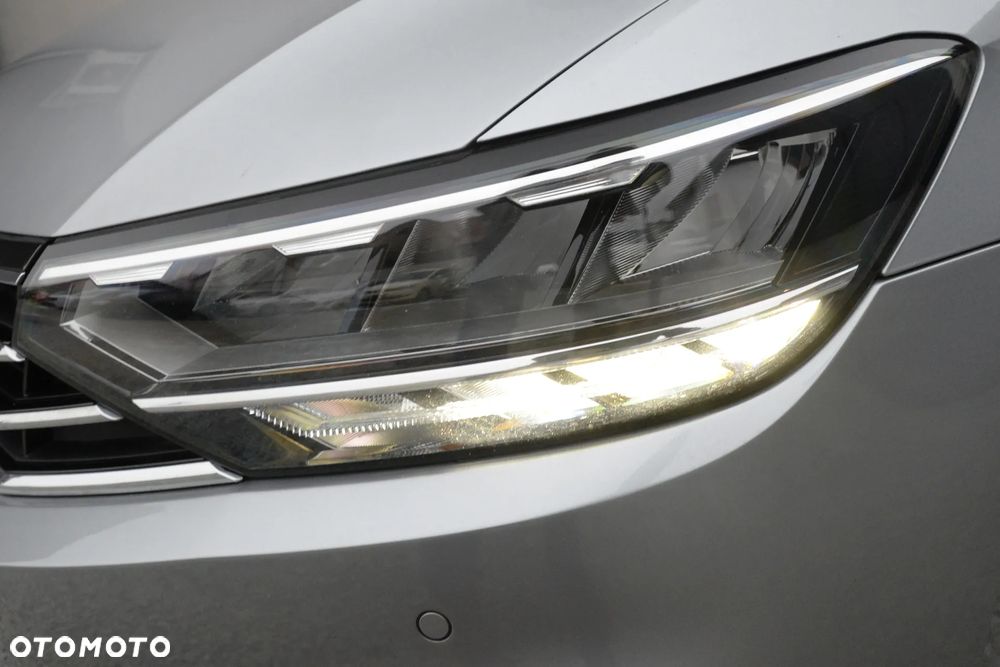 Volkswagen Passat 1.5 TSI EVO Elegance DSG - 12
