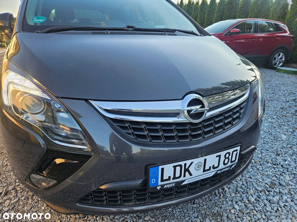 Opel Zafira 2.0 D (CDTI ecoFLEX) Start/Stop Active - 2
