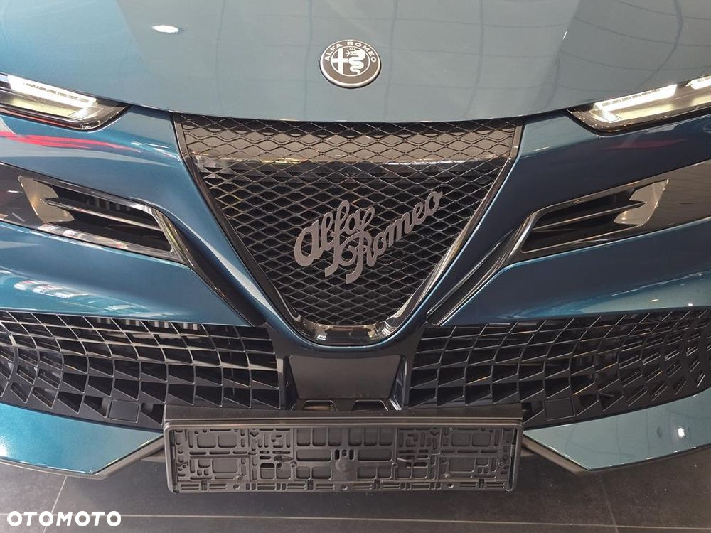 Alfa Romeo Junior 1.2 mHEV Ibrida eDCT - 24