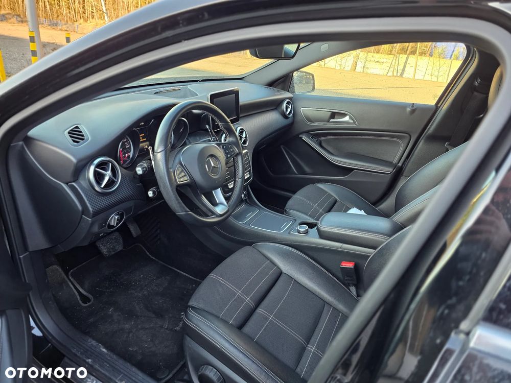 Mercedes-Benz Klasa A 220 d 4Matic 7G-DCT AMG Line - 15