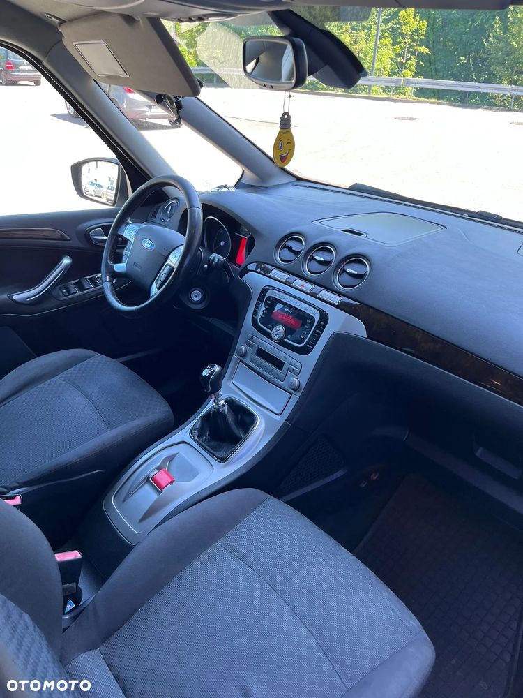 Ford Galaxy 2.0 TDCi Ghia - 21
