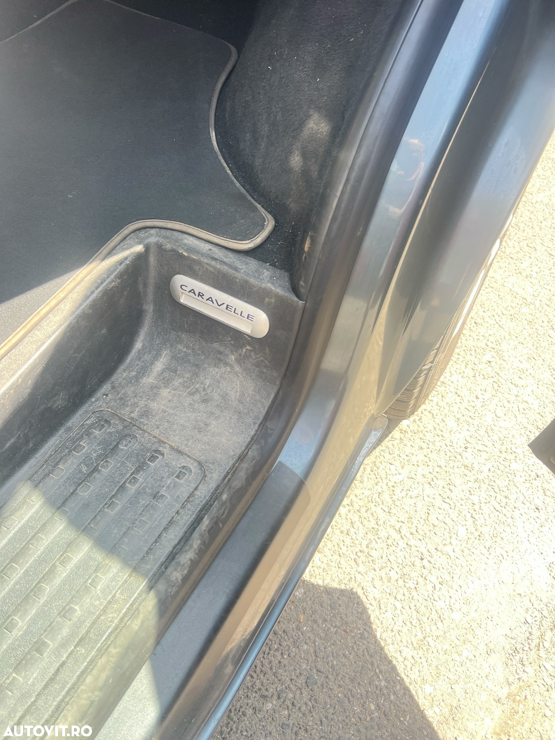 Volkswagen Caravelle - 7