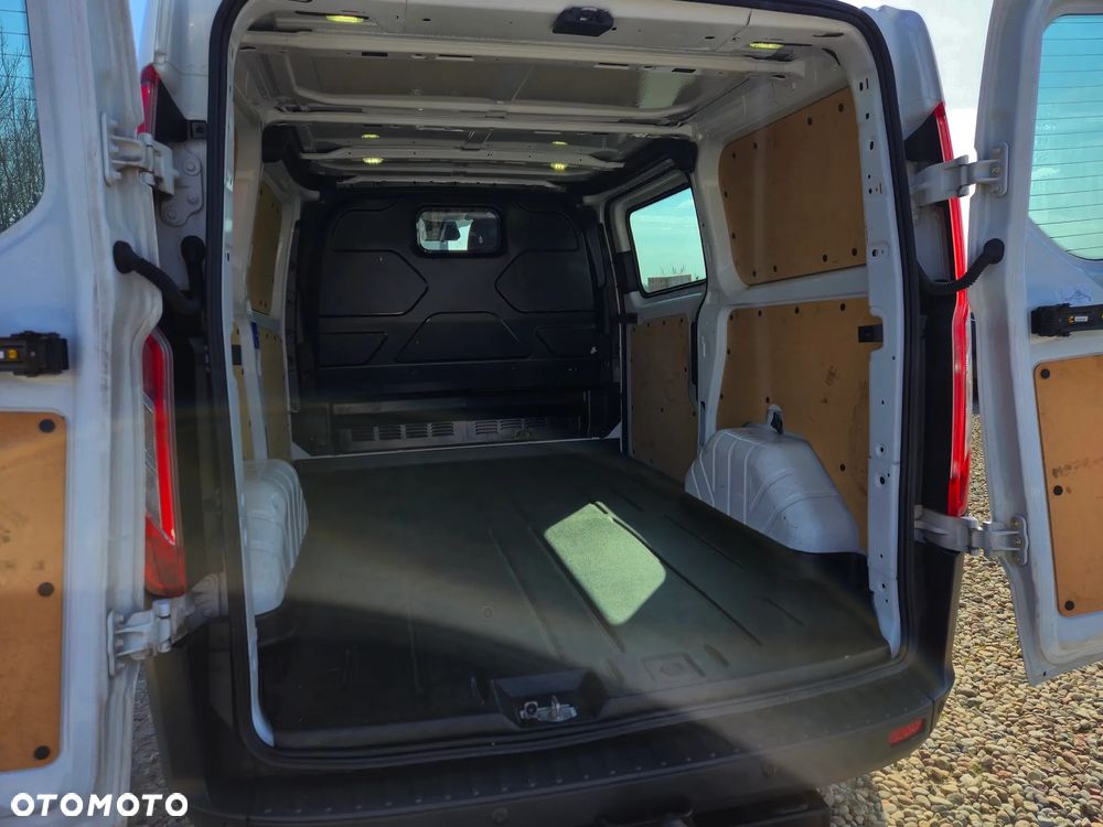 Ford TRANSIT CUSTOM - 18