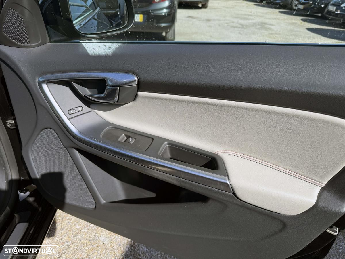 Volvo V60 2.0 D2 VOR Geartronic - 24