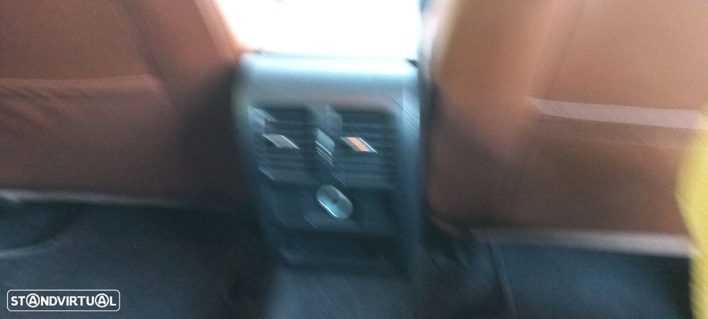 VW Passat Variant 2.0 TDi Highline Navig DSG - 40