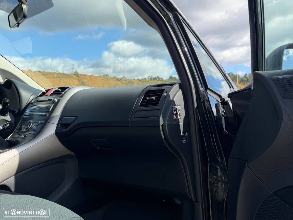 Toyota Auris 1.4 D-4D Luna - 32