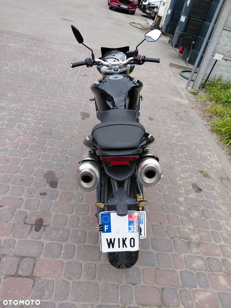 Triumph Street Triple - 4