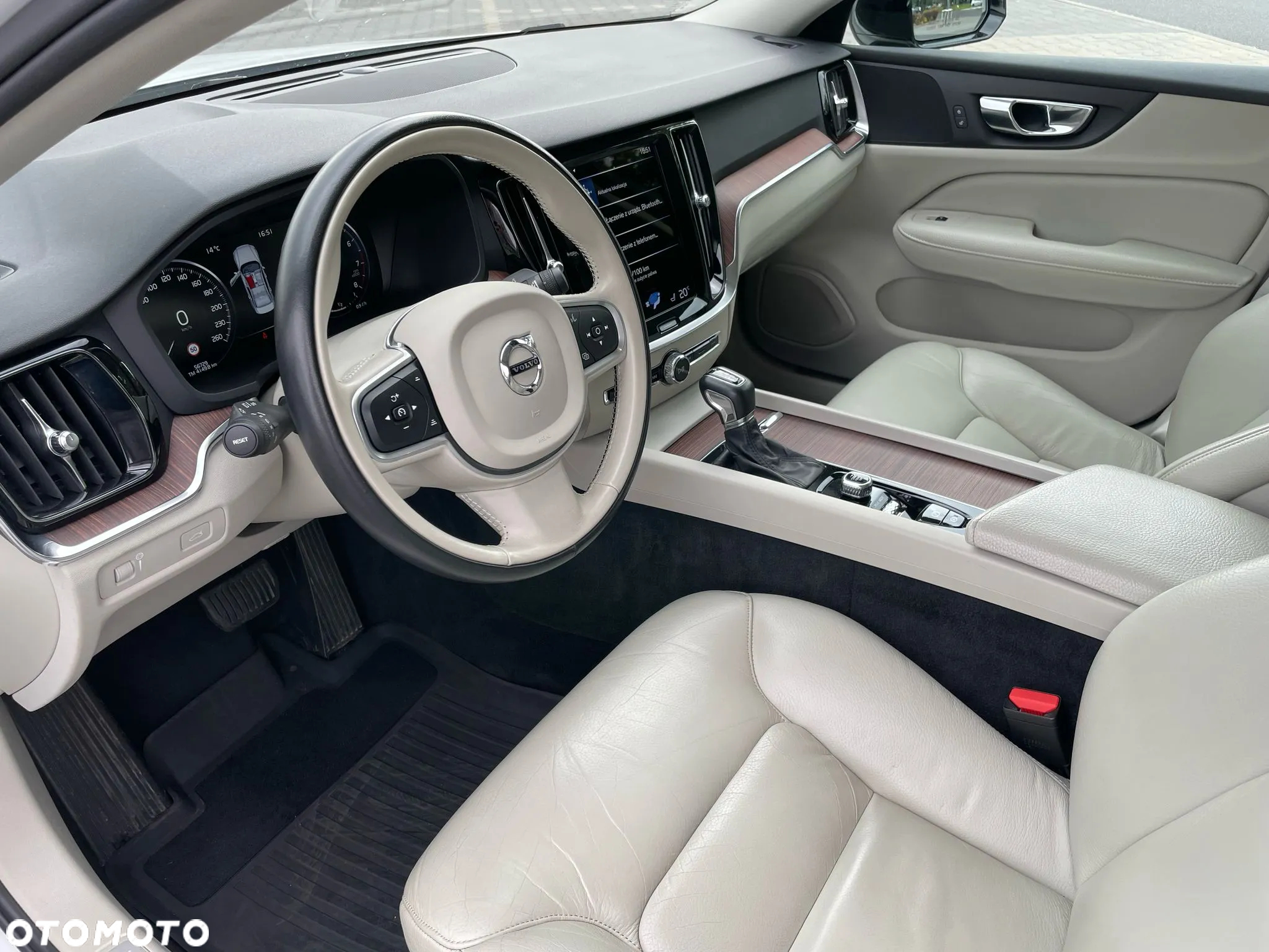 Volvo S60 T5 AWD R-Design - 13