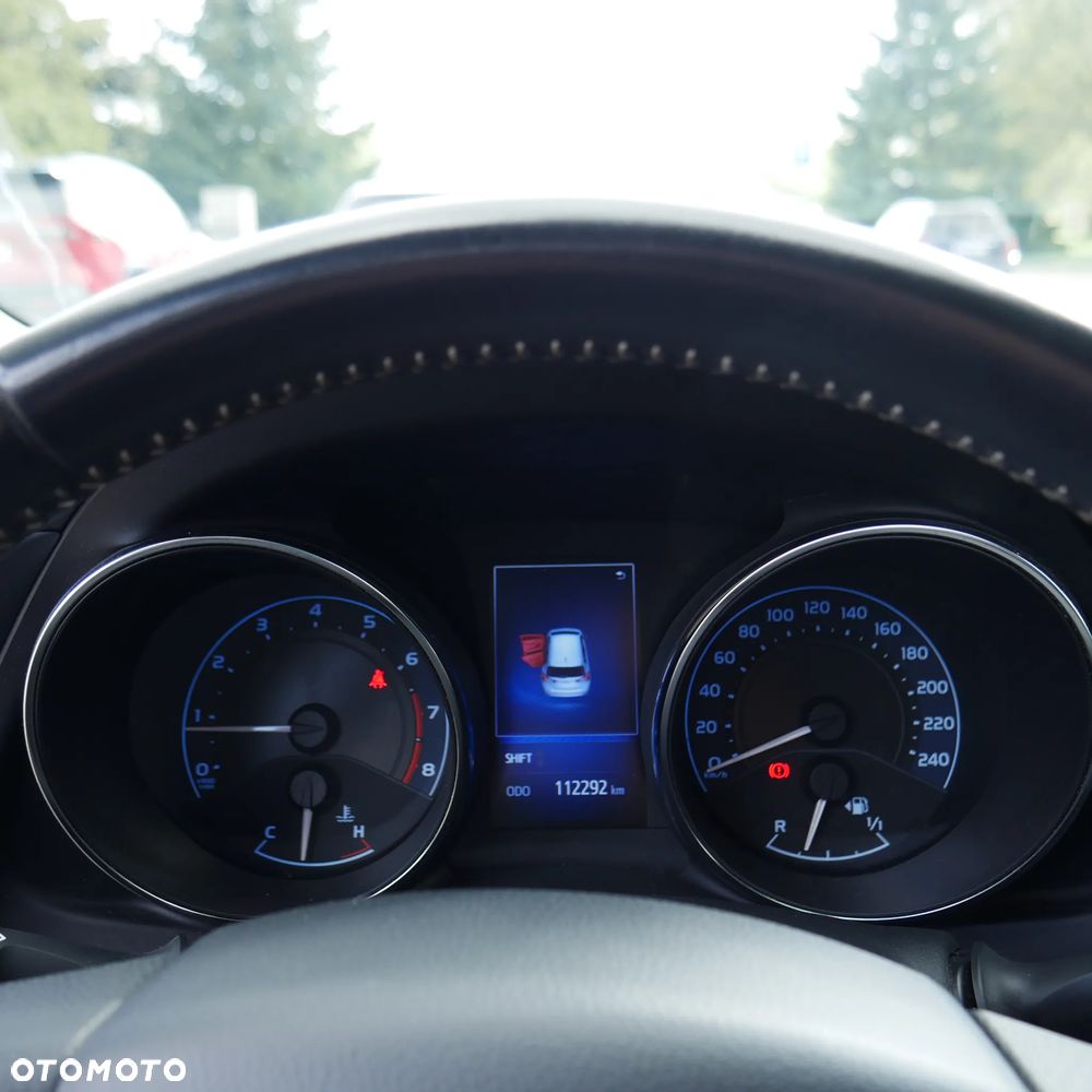 Toyota Auris 1.6 Premium - 11