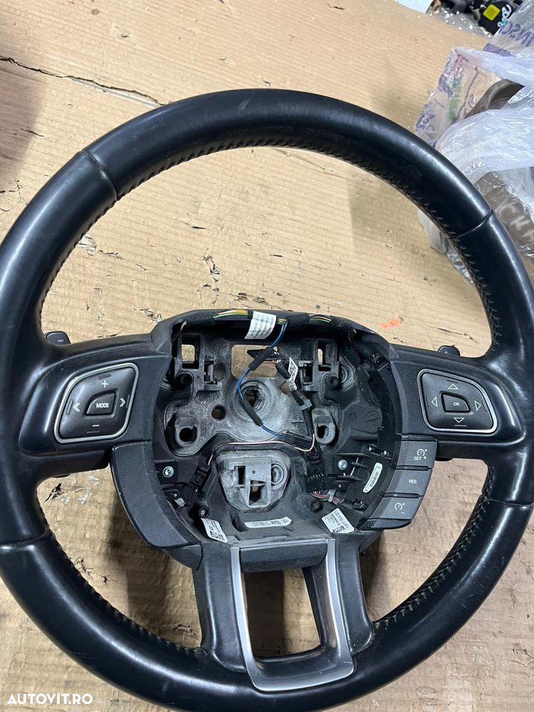 Volan piele cu comenzi si padele EVOQUE an 2014 - 2