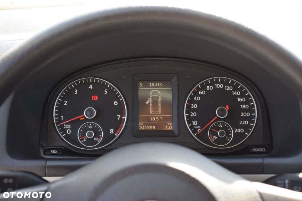 Volkswagen Touran - 27