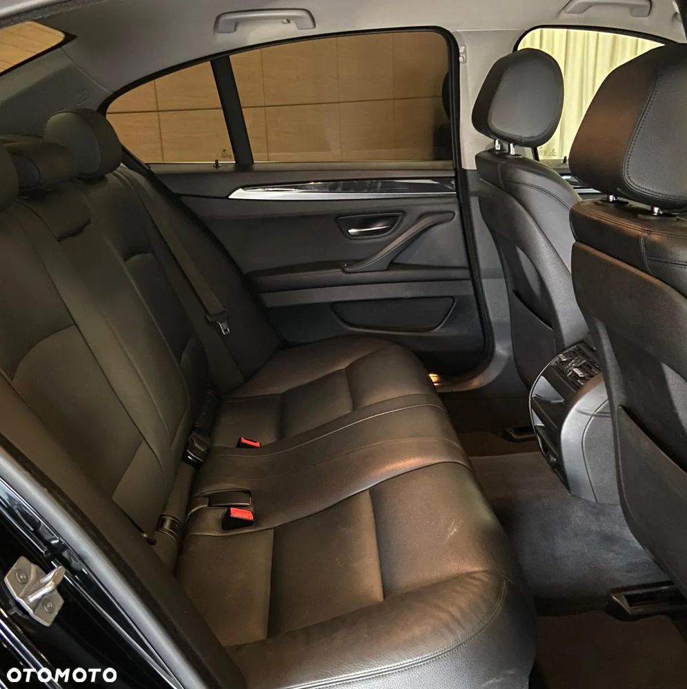 BMW Seria 5 518d - 13