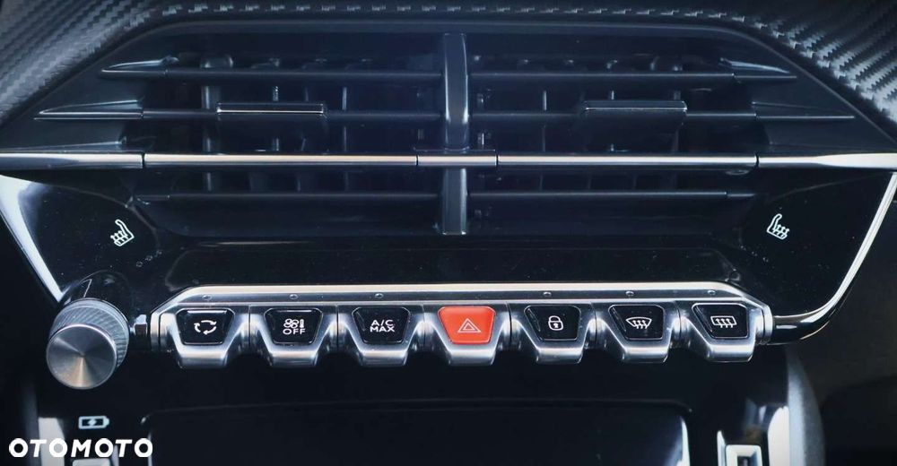 Peugeot 208 - 28