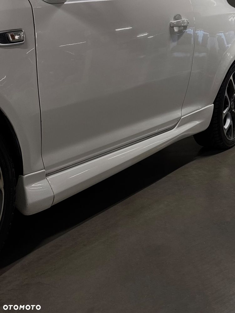 Opel Corsa 1.6 Turbo OPC - 11