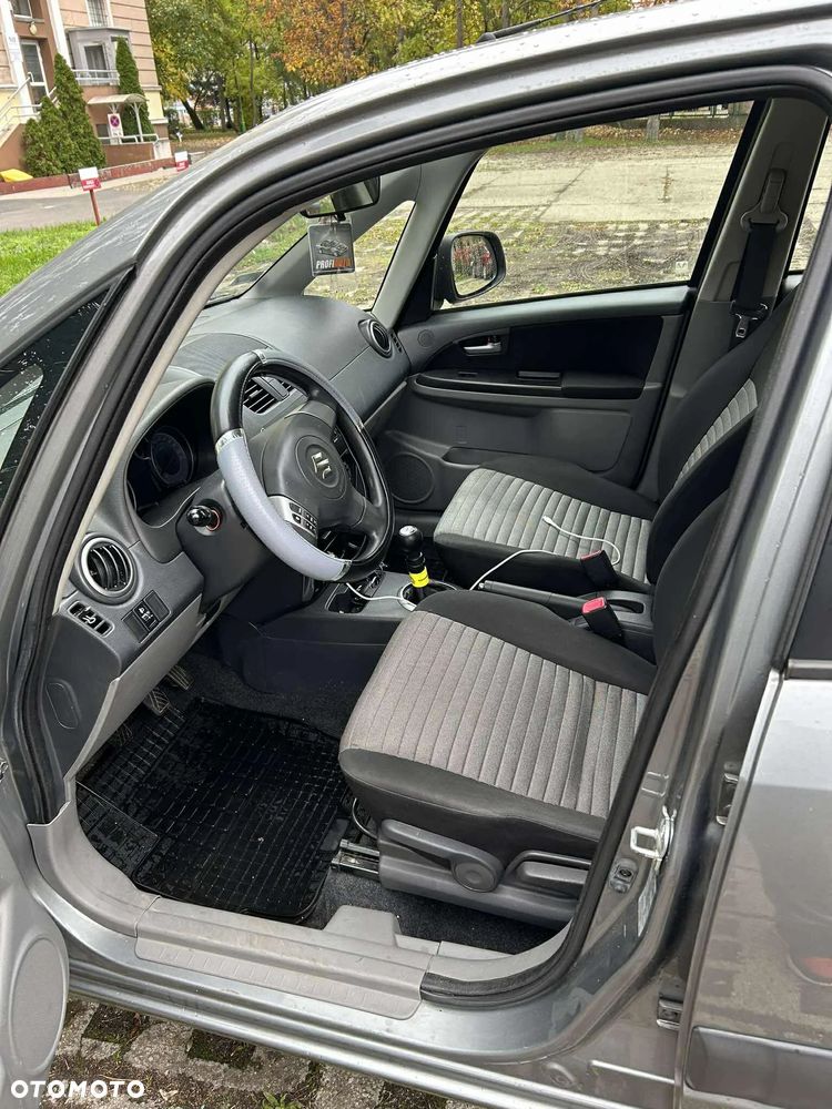 Suzuki SX4 1.5 Comfort - 12