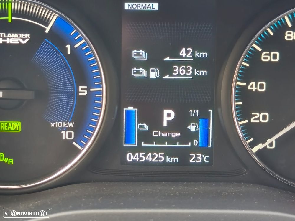 Mitsubishi Outlander - 2