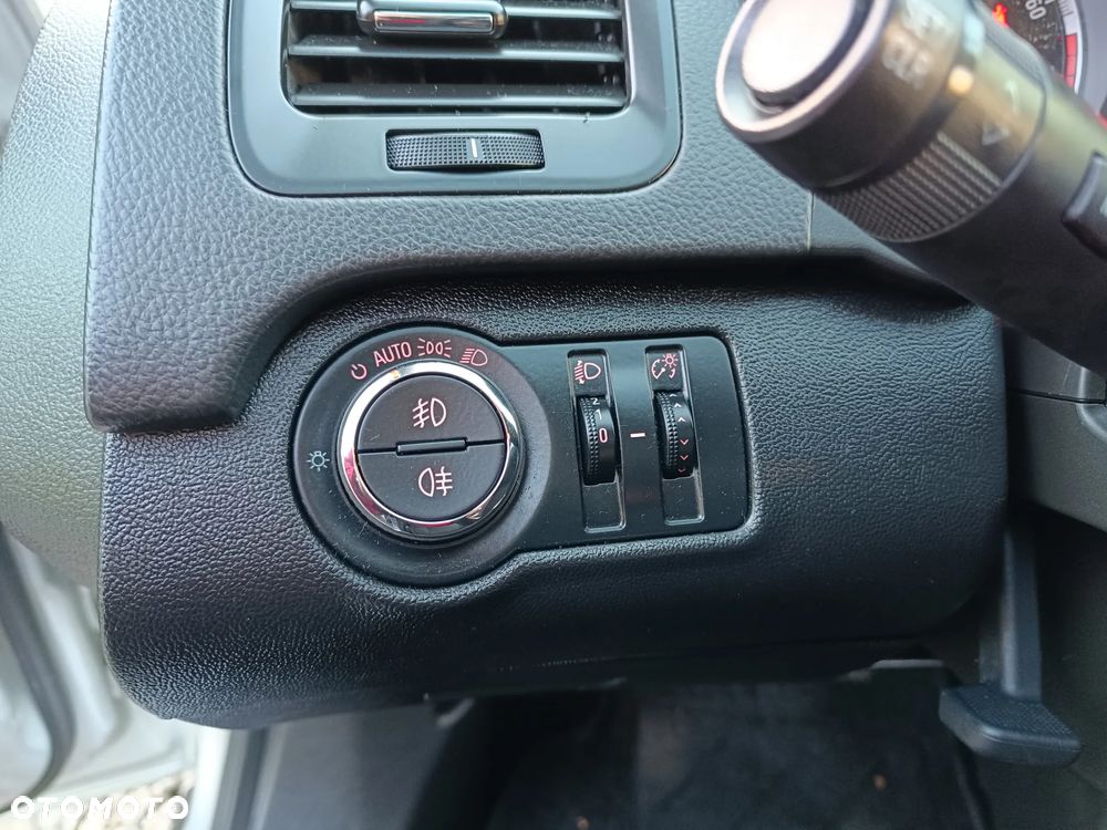 Opel Insignia 1.6 Turbo Design Edition - 31