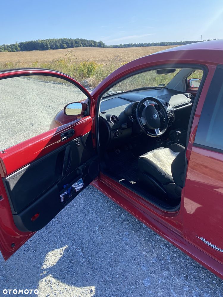 Volkswagen New Beetle - 3