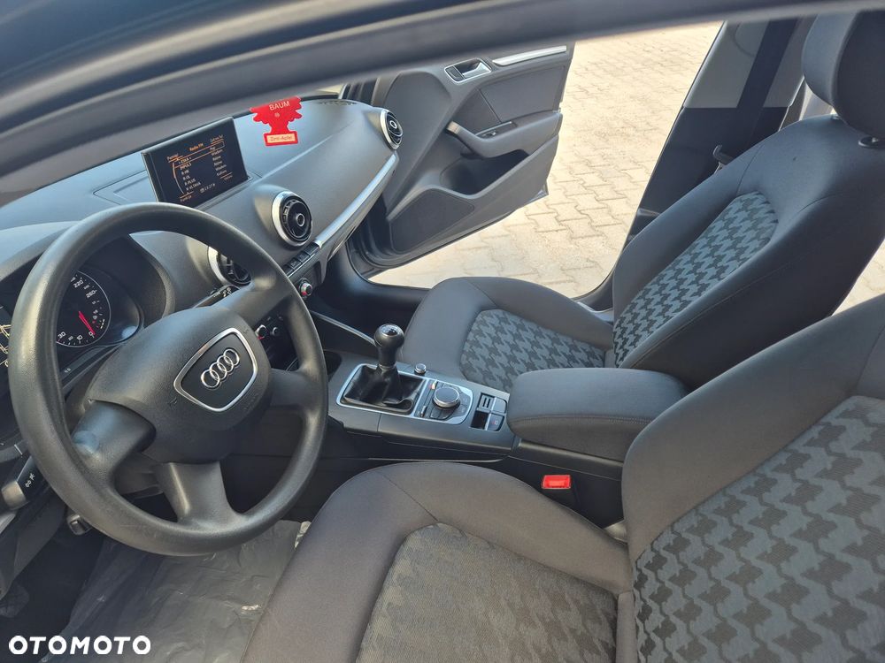 Audi A3 Sportback 1.6 TDI Attraction - 25
