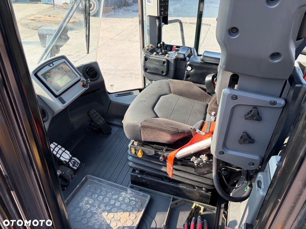 CAST 966 Mxe 4X4 - 11