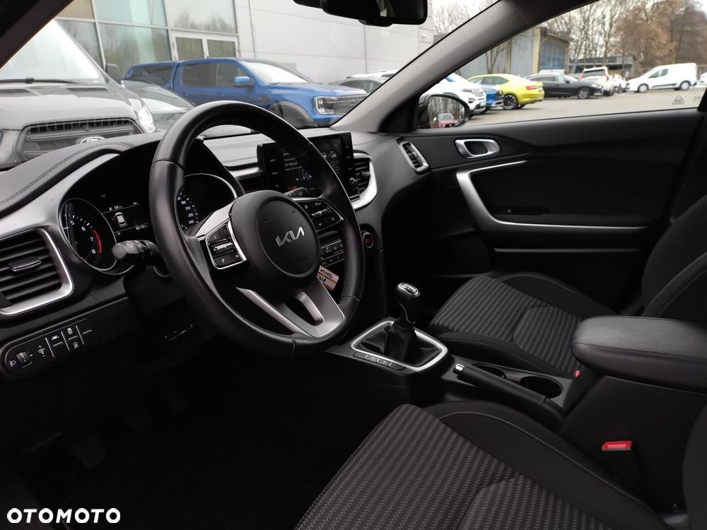 Kia XCeed 1.5 T-GDI M - 12