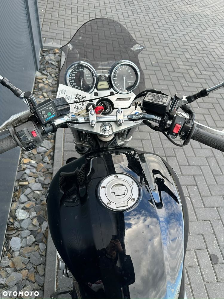 Yamaha XJR - 7