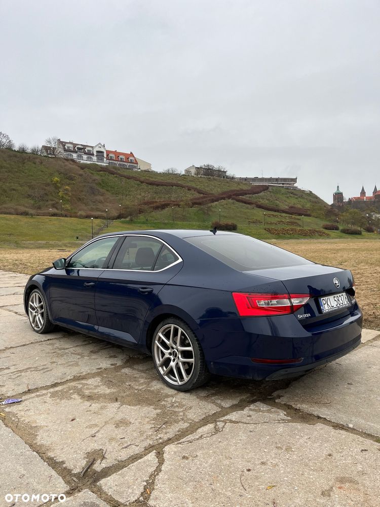 Skoda Superb 1.6 TDI Style Greenline - 14