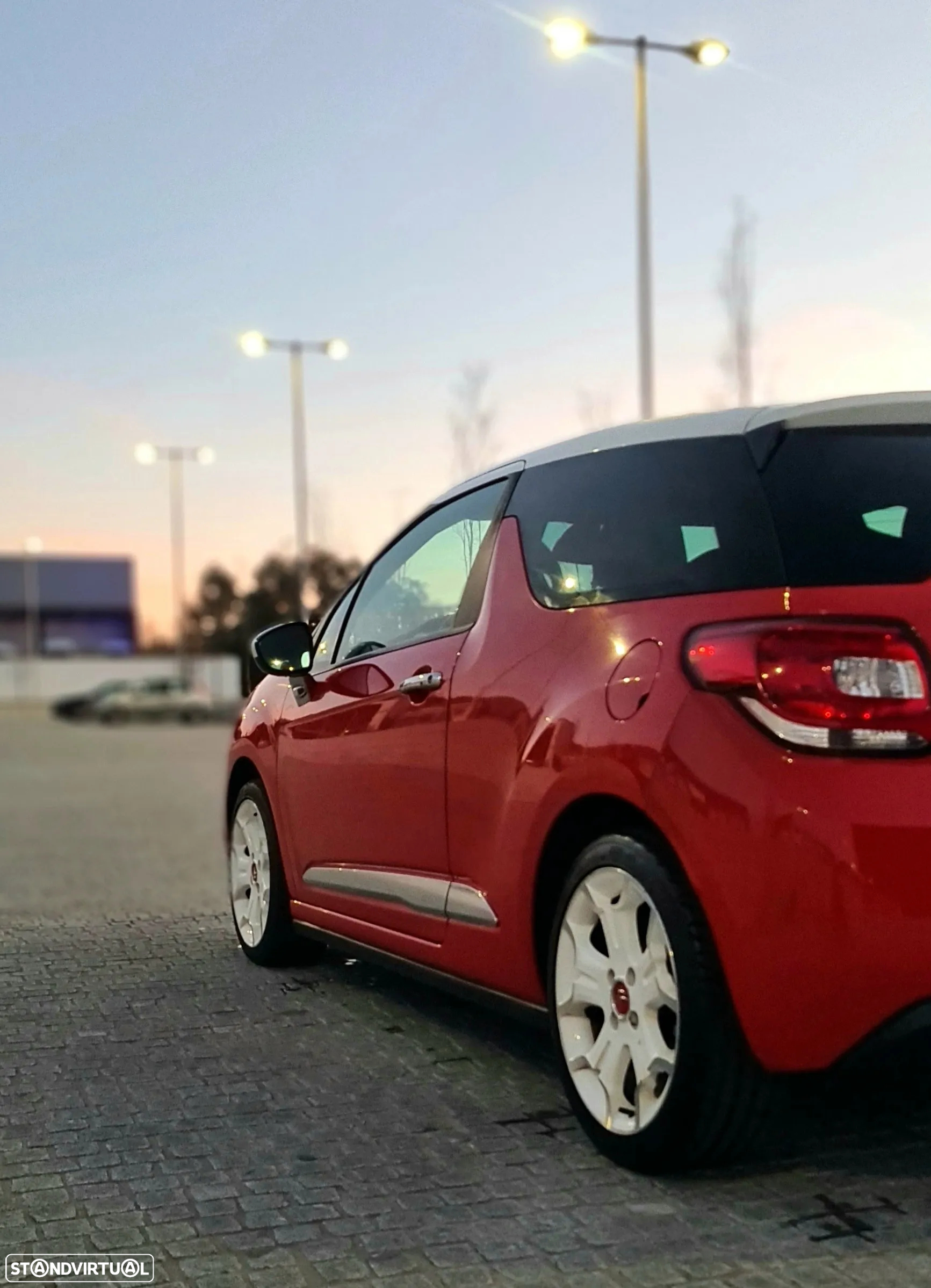 Citroën DS3 1.6 e-HDi So Chic - 3