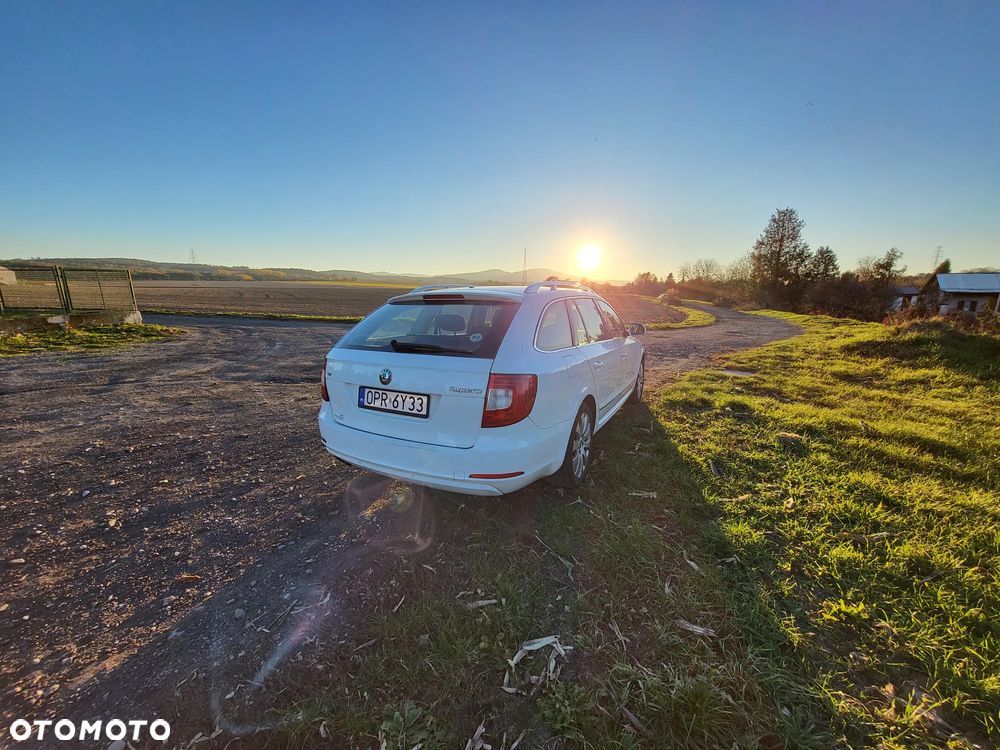 Skoda Superb 2.0 TDI Active DSG - 12