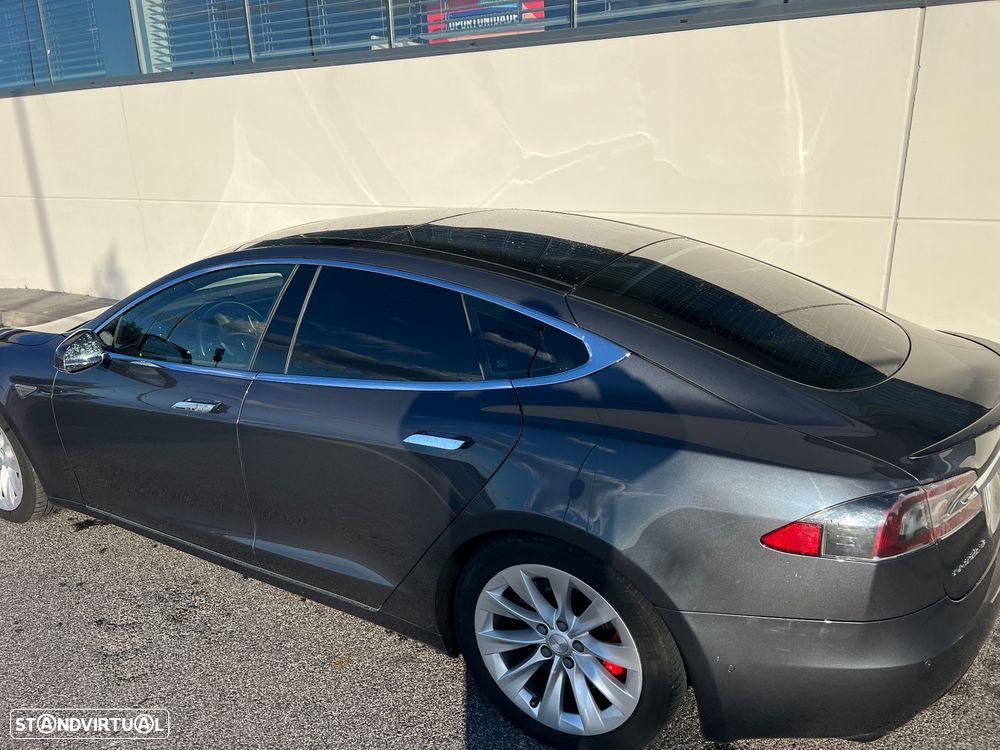 Tesla Model S P90D - 3
