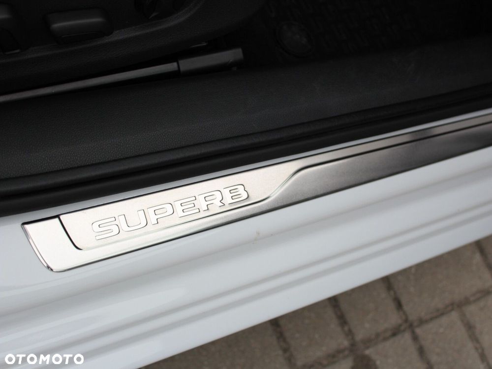 Skoda Superb 2.0 TSI Style DSG - 35