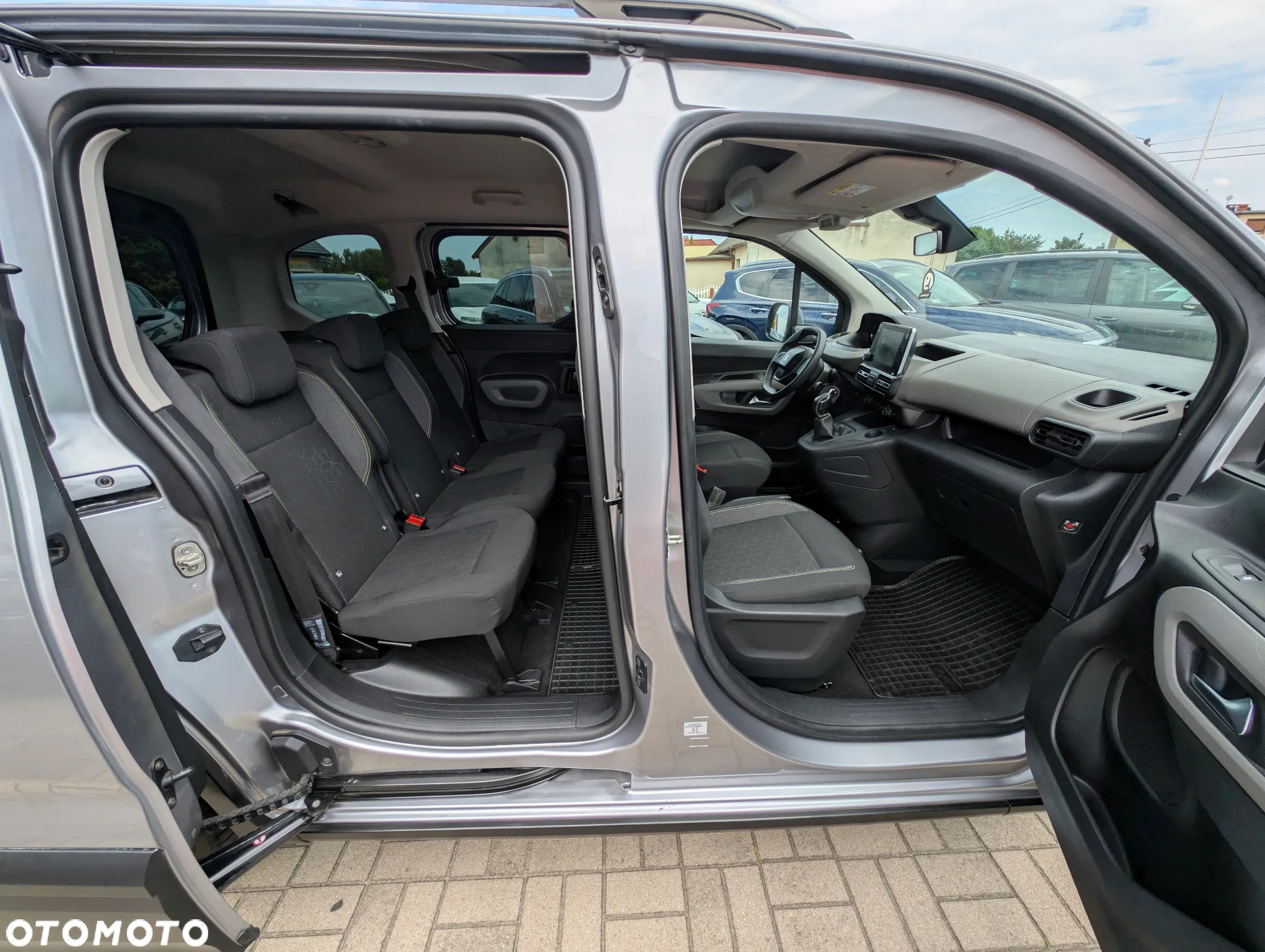 Peugeot Rifter 1.5 BlueHDI Active - 17