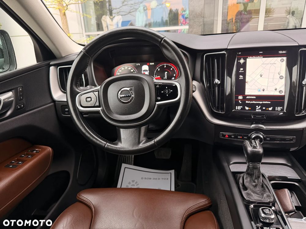 Volvo XC 60 D4 AWD Geartronic RDesign - 15