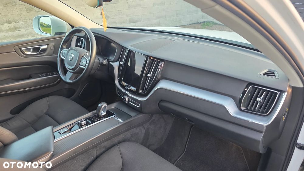 Volvo XC 60 B4 D AWD Momentum - 14