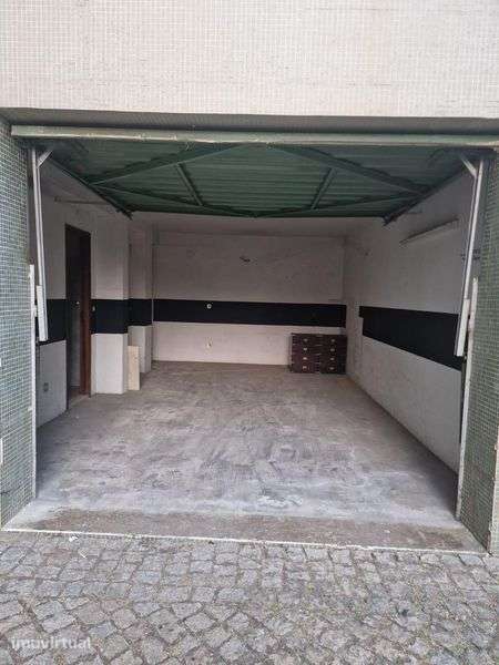 Garagem à venda em Viseu – Entrada direta pela rua - Grande imagem: 2/3